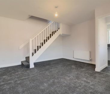 2 bedroom property to rent - Photo 1