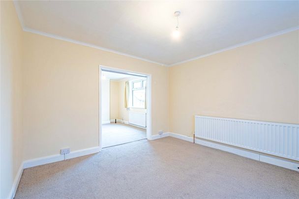 3 bed Detached House for rent - Photo 1