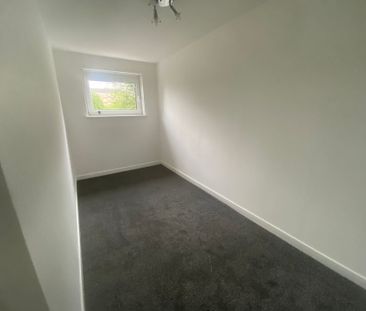 4 Bedroom Property To Rent - Photo 3