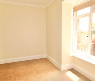 2 bedroom garden apartment to rent - Photo 4