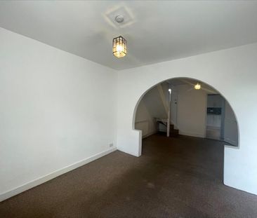 Wyatt Road, Staines, Surrey, TW18 - Photo 2