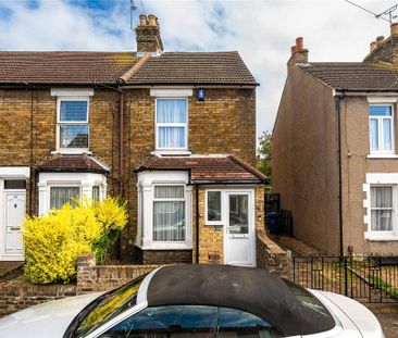 3 bedroom end of terrace house to rent - Photo 1