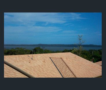 Beautifully Maintained 2-Bedroom Townhouse in a Peaceful Complex - Photo 2