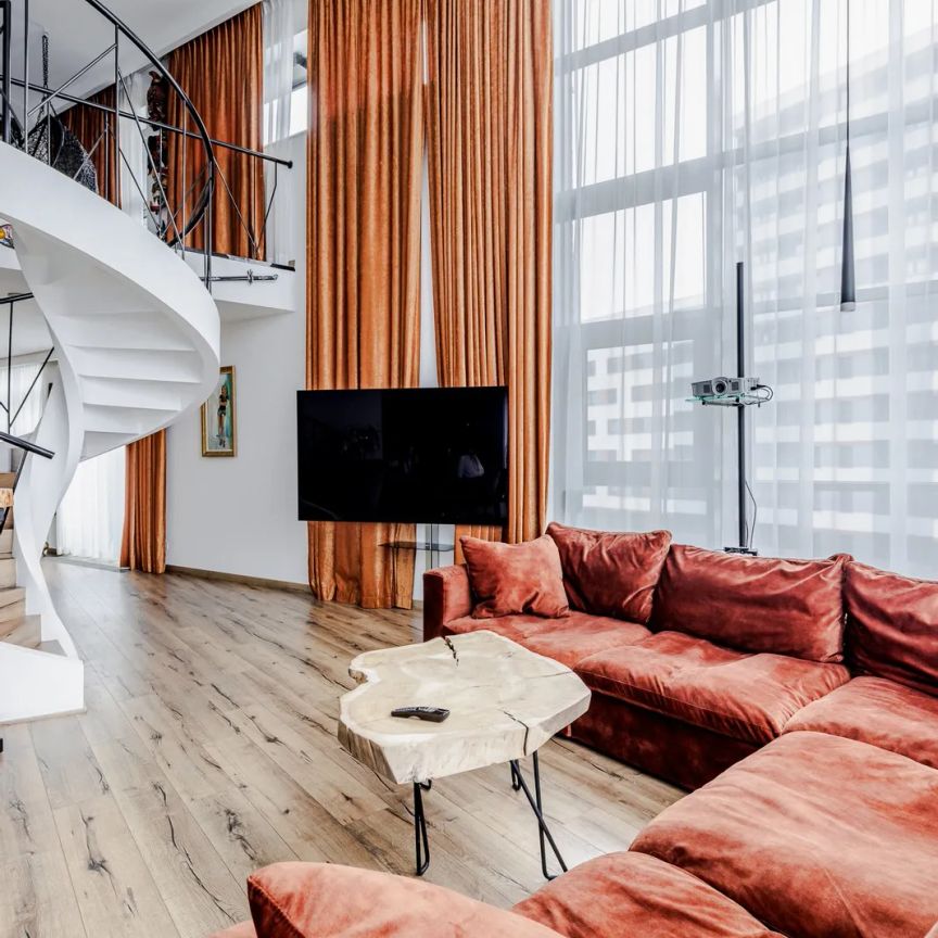 Wyjątkowy apartament z antresolą i designerskim wnętrzem na Mokotowie - Photo 1