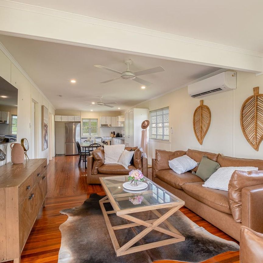 RENOVATED COTTAGE - RURAL SETTING - 2.5KMS FROM TOWN - Photo 1