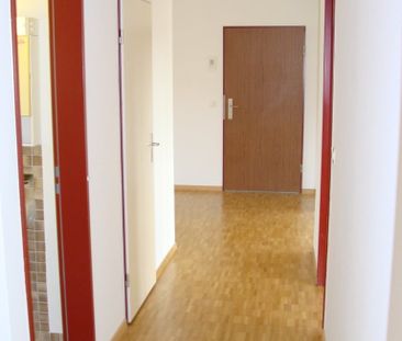 "Grosszügige Wohnung an schöner Lage! "Mieten ohne Kaution"" - Photo 2