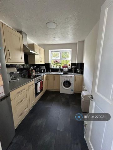 2 bedroom flat to rent - Photo 4