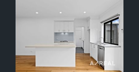 Stylish Two-Bedroom Retreat in Prime Preston Location - Photo 4