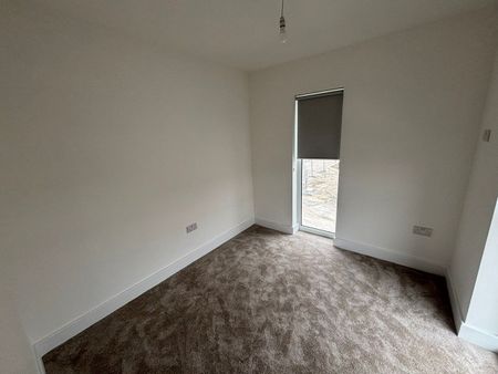 Maple Wood Close, Rotherham, Waverley - Photo 2