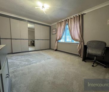 4 bedroom detached house to rent - Photo 4