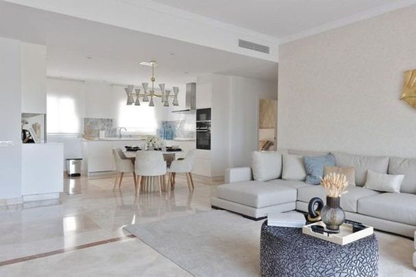 Alquiler de piso en Urbanizacion el Paraiso - Photo 1