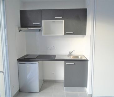 Location Appartement 2 pièces 40m² ST ANDRE DE CUBZAC 33240 - Photo 3