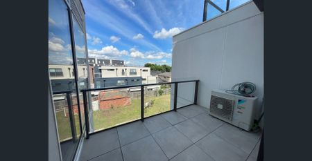 Great Location - Photo 2