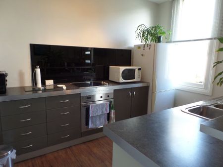 One bedroom unit, located in a secure complex, complete with an electric gate. - Photo 2