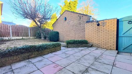 3 bedroom detached house to rent - Photo 2