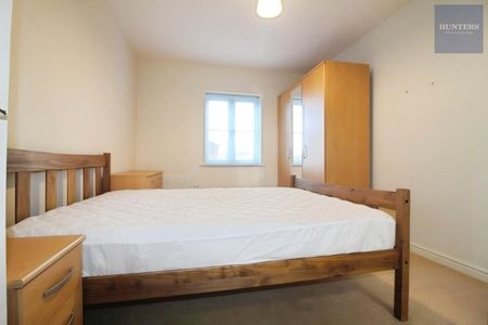 2 bedroom Flat To Let - Photo 3