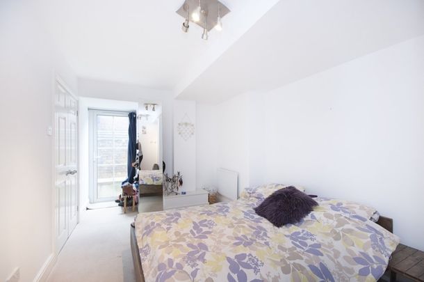 3 bedroom flat to rent - Photo 1