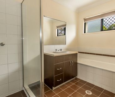 Family Home On Fitzgerald! - Photo 6