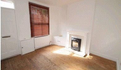 2 Bed Terraced House, Stanley Avenue, NG7 - Photo 1
