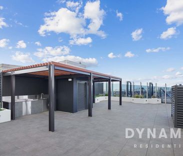 One Bedroom Apartment with Stunning CBD views - Photo 4