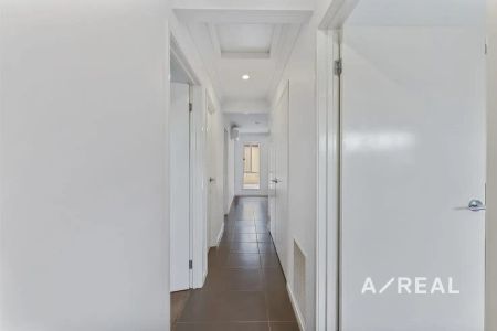 9 Herne Path, Wyndham Vale VIC 3024 - Photo 4