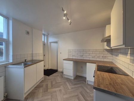 Hickmans Avenue, Cradley Heath, Cradley Heath, B64 - Photo 2