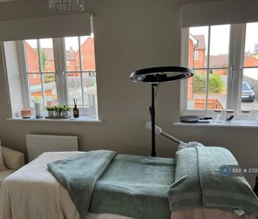 2 bedroom end of terrace house to rent - Photo 2