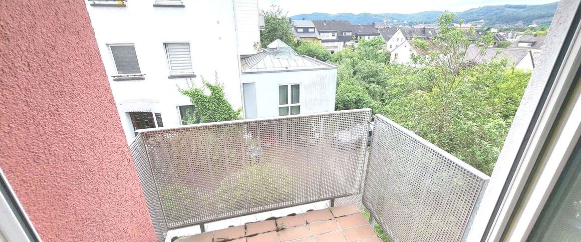 Große, helle 2-ZKB-Wohnung mit Ausblick über Triers Norden, in Kürenz - Photo 1