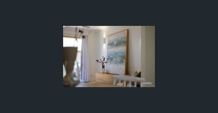 Low-Maintenance 2-Bed Villa in a Quiet Complex with Walk-to-Everything Convenience - Photo 4