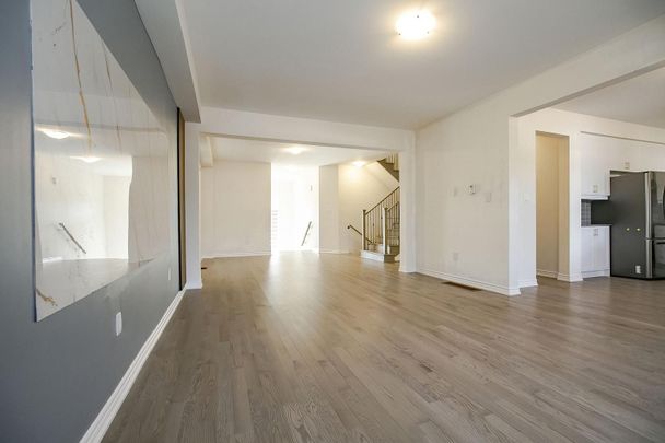 For Lease - 81 Berkely Street, Wasaga Beach, Ontario - Photo 1