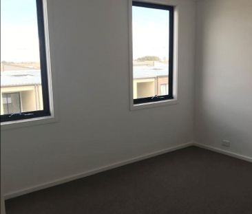 21 Royal Road, Braybrook VIC 3019 - Photo 1