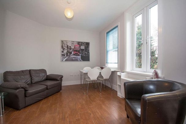 4 bedroom flat to rent - Photo 1