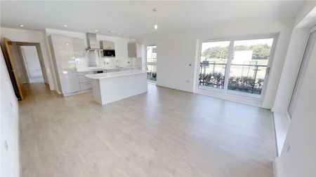2 bedroom ground floor flat to rent - Photo 2