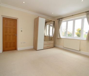 4 bedroom detached house to rent - Photo 5