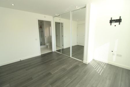 4 bedroom detached house to rent - Photo 5