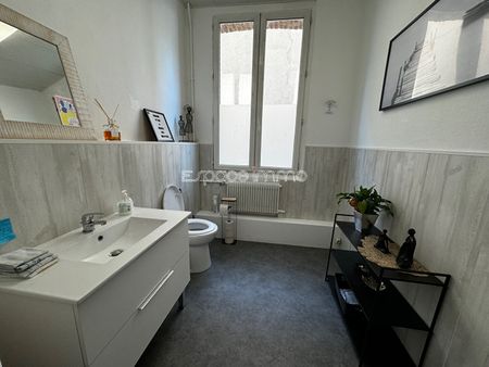 LOCAL COMMERCIAL AVEC APPARTEMENT 2 CHAMBRES - MALAUNAY CENTRE - 119.44 m² - Photo 5