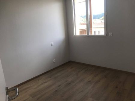 Location appartement t2 50 m² à Villefranche-de-Rouergue (12200) - Photo 2