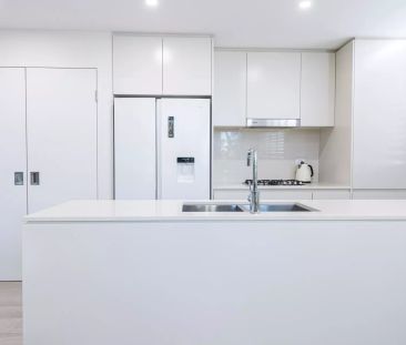 Luxury Two Bedroom Apartment with District Views - Photo 5