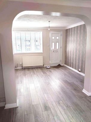 2 bedroom terraced house to rent - Photo 1