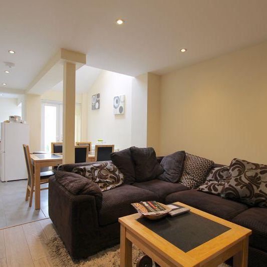 4 bedroom terraced house to rent - Photo 1