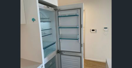 One standard bedroom plus one study room that can accommodate a single bed. - Photo 5