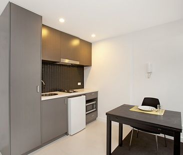 Windsor, Melbourne | Studio Large with Balcony - Photo 2