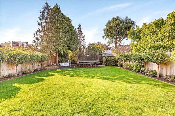 5 bedroom semi-detached house to rent - Photo 1