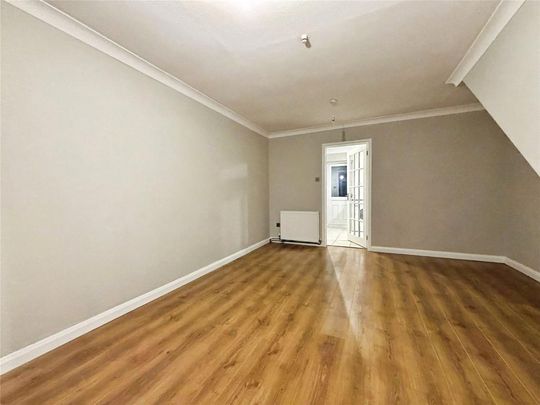 2 bedroom end of terrace house to rent - Photo 1