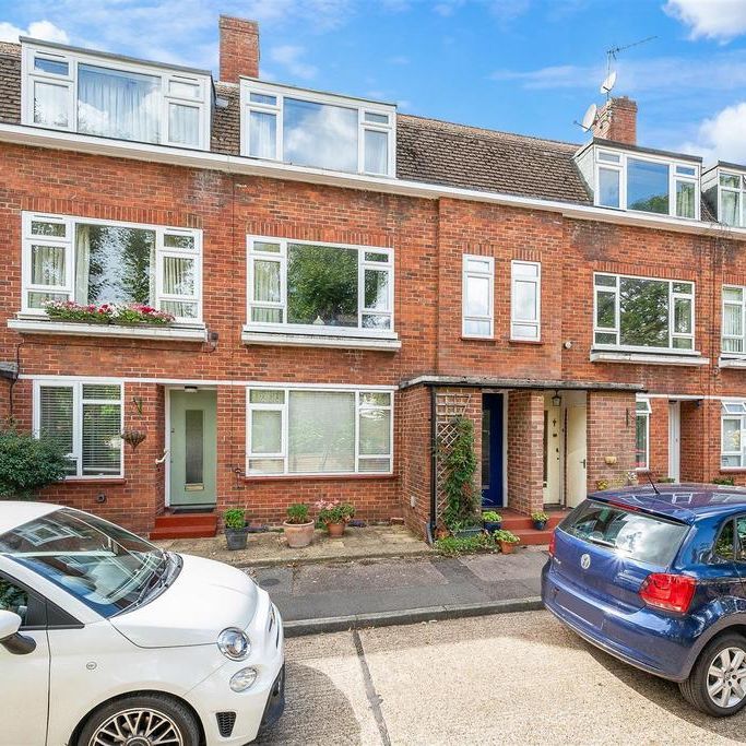 2 bedroom maisonette to rent - Photo 1