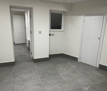 Station Bridge, Harrogate - Photo 1