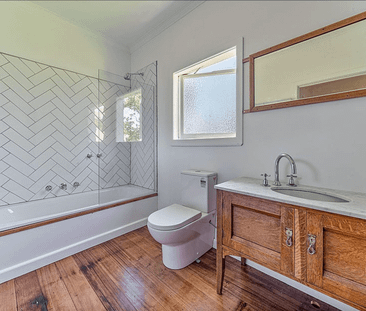 Charming Furnished 3-Bed Home Near the Hospital - Photo 6