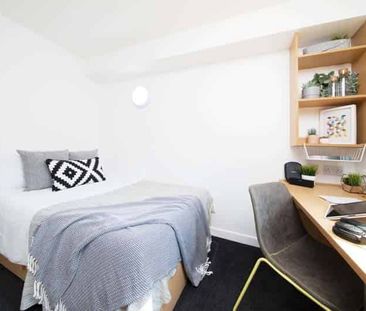 Medium Standard Double Ensuite - Photo 5