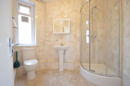 Room in a Shared Flat, Electric House, E3 - Photo 4