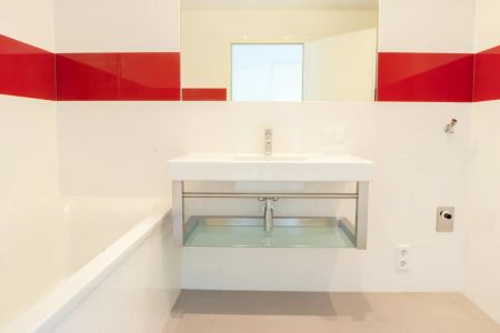 Hofseitige 2-Zimmer-Wohnung mit Balkon in Ottakring! Nähe Wilhelminenberg - Photo 4